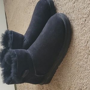 Ugg Bailey button mini